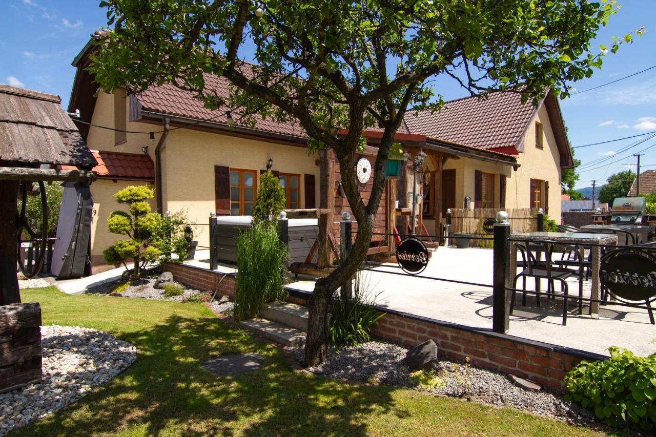 Apartmany Berries Valca Exterior photo